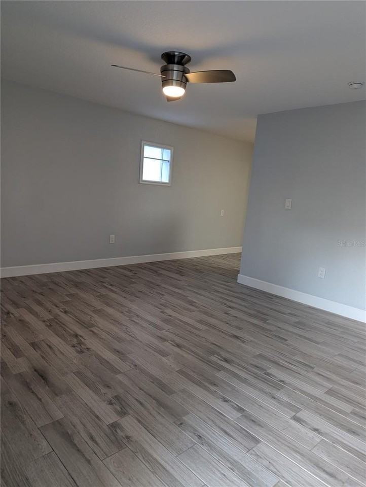 3613 Kingston St N - Photo 4 of 19