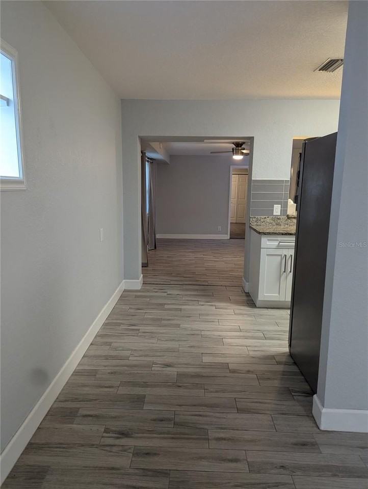 3613 Kingston St N - Photo 5 of 19