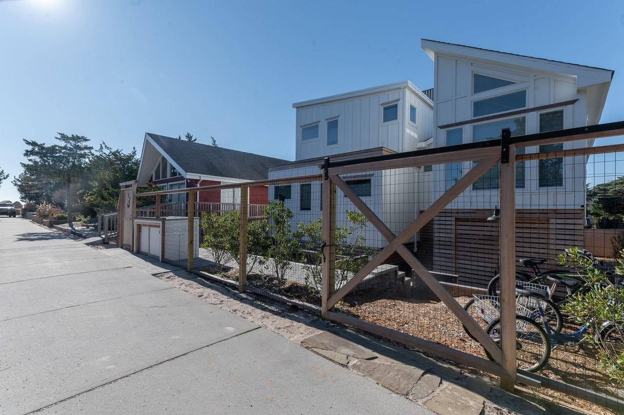 64 Bungalow Walk - Photo 2 of 13