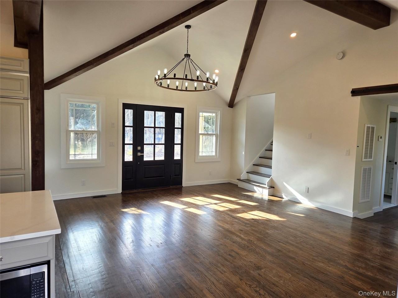 85 Lewis Rd - Photo 4 of 22
