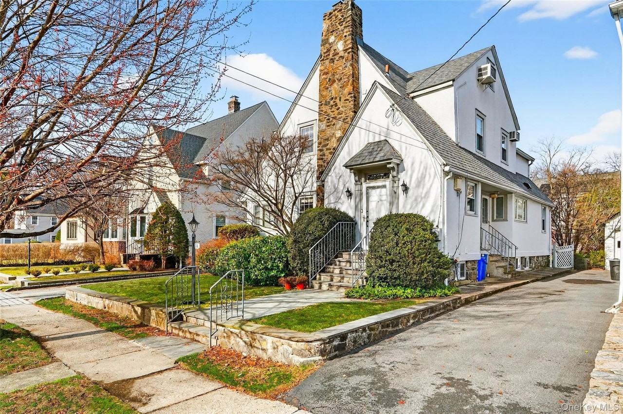 14 Columbia Pl - Photo 2 of 34