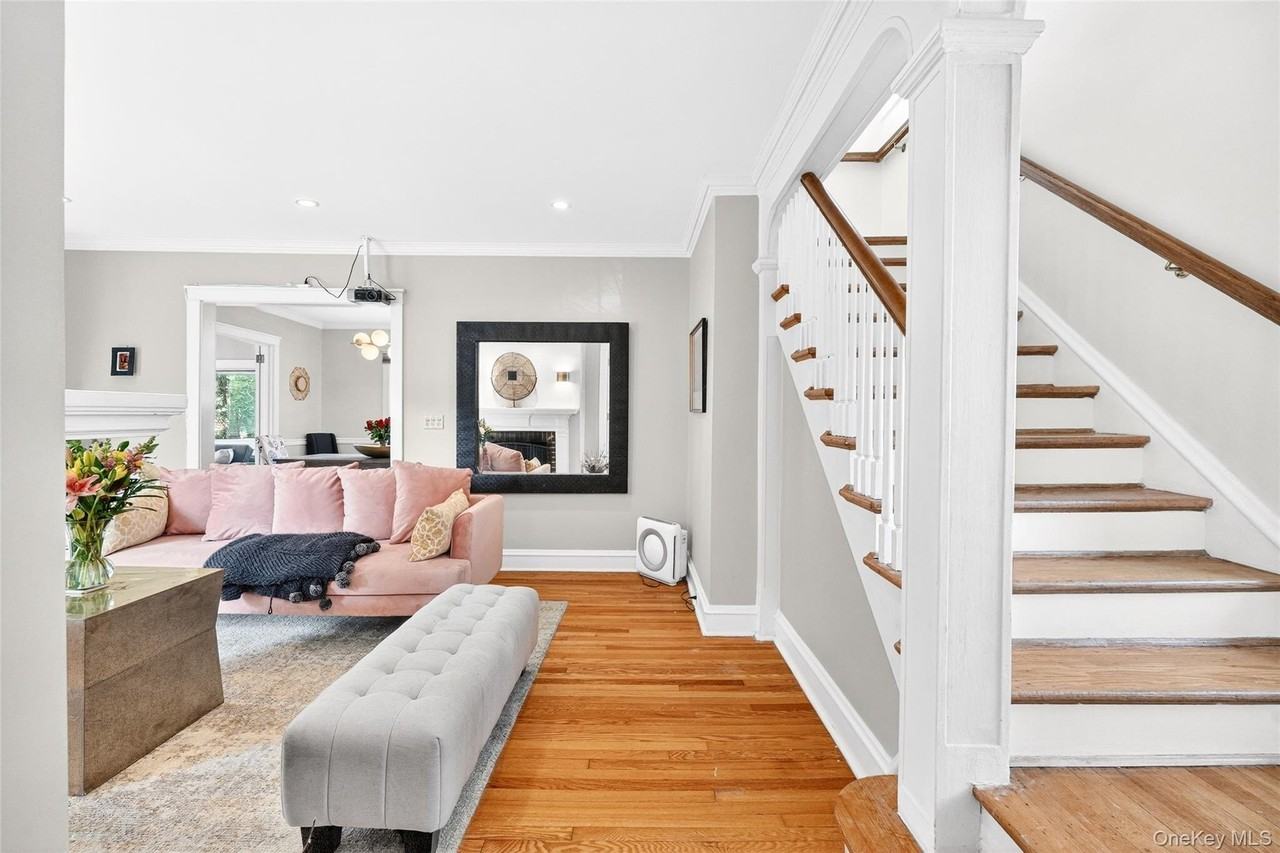 14 Columbia Pl - Photo 4 of 34