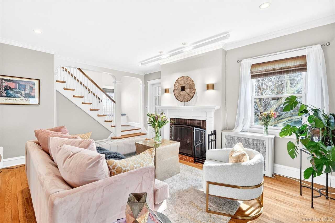 14 Columbia Pl - Photo 7 of 34