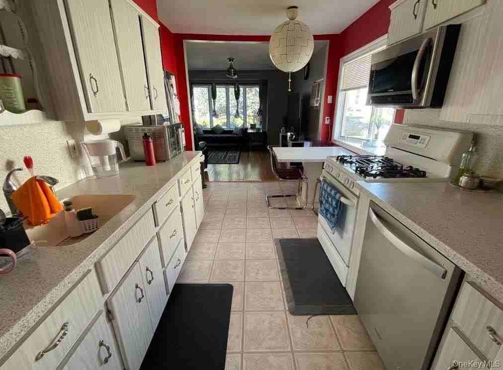 54 Camden Pl - Photo 4 of 11