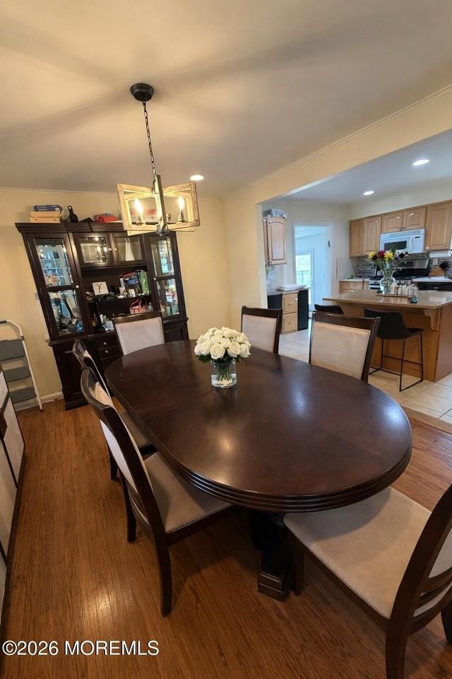 41 Dwight Dr - Photo 4 of 12