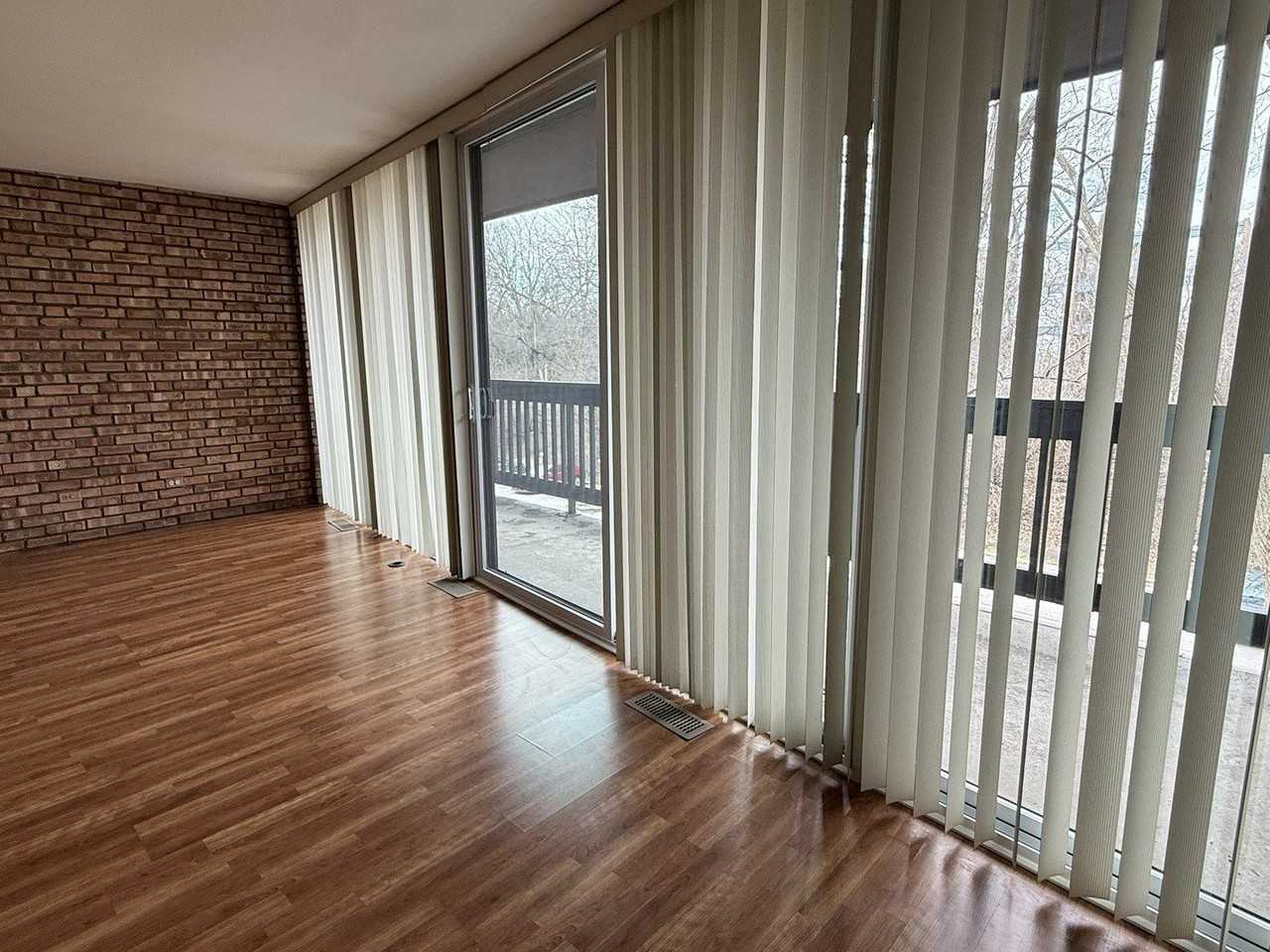 5500 Hillcrest Ln #3C - Photo 4 of 9