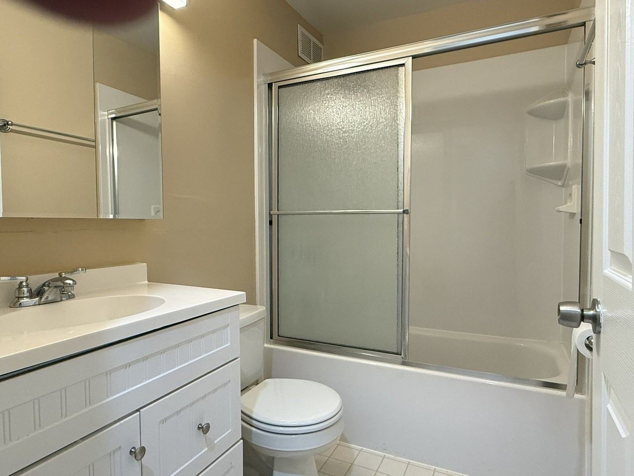 5500 Hillcrest Ln #3C - Photo 7 of 9