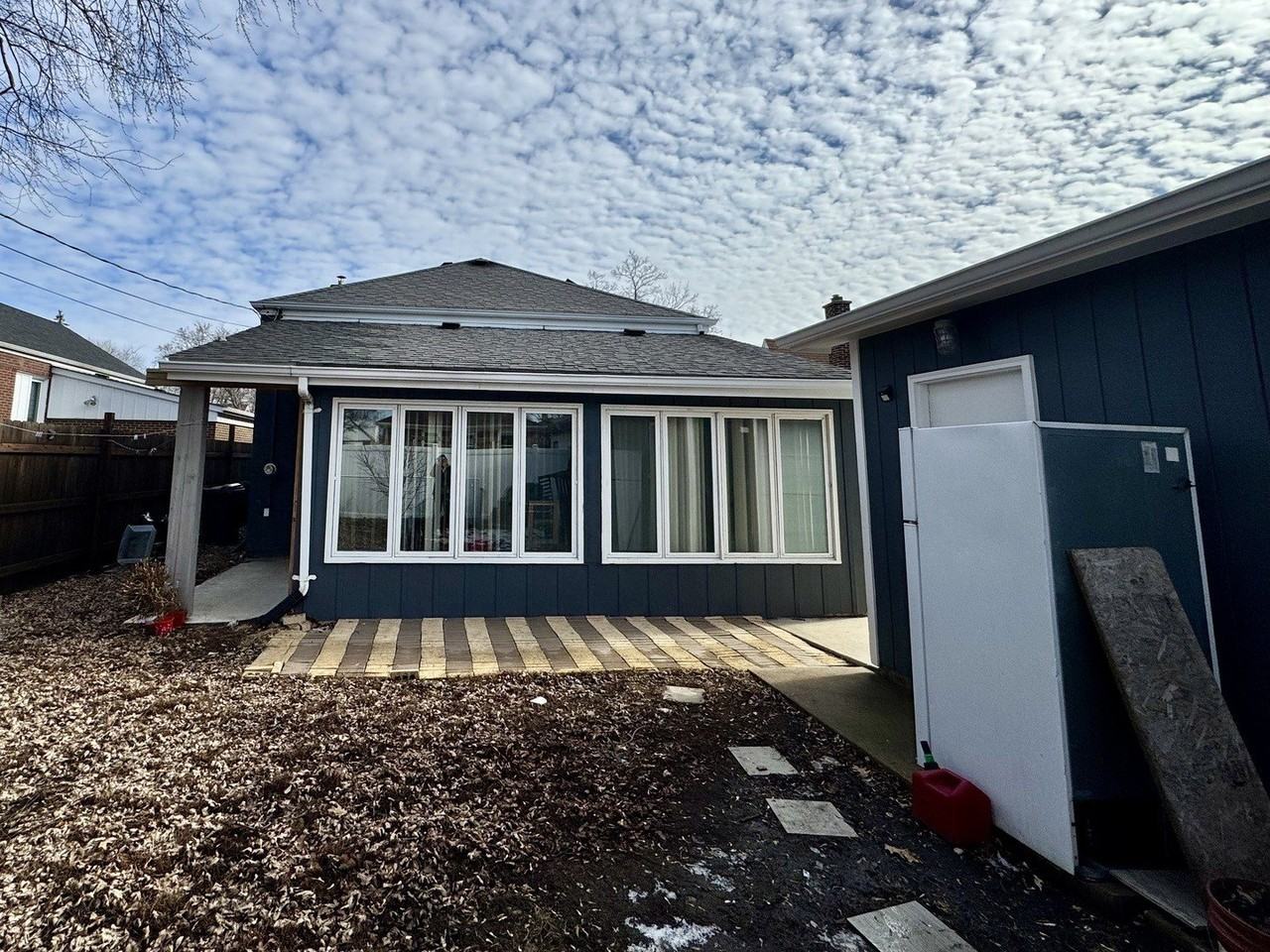 216 Burton Ave - Photo 4 of 14