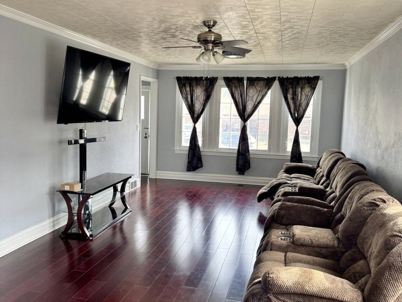 216 Burton Ave - Photo 7 of 14