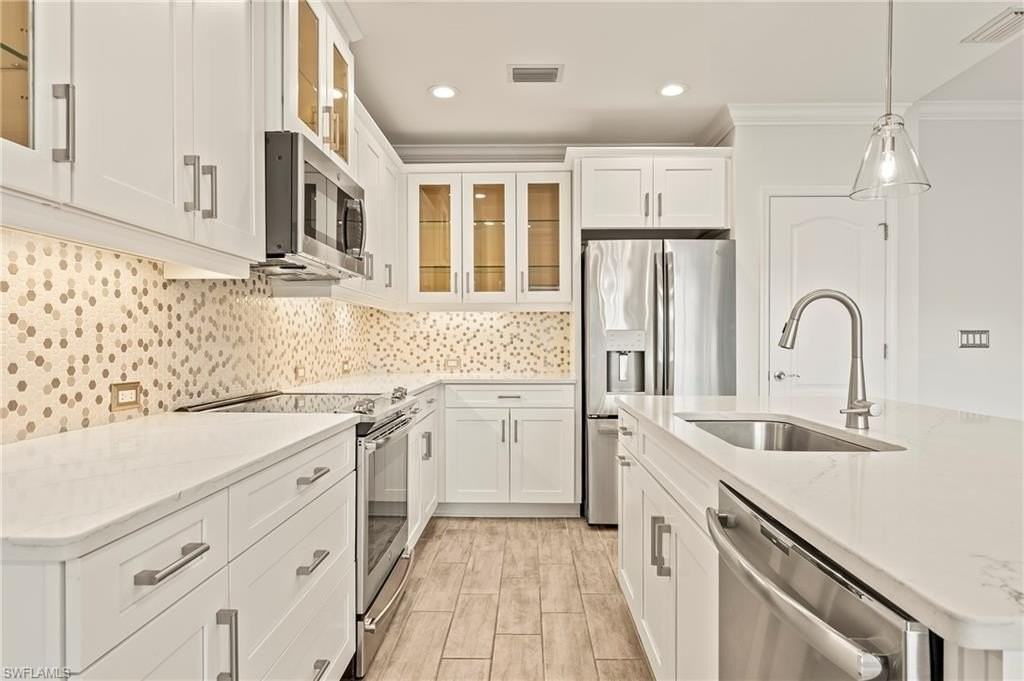 6954 Avalon Cir #703 - Photo 4 of 17