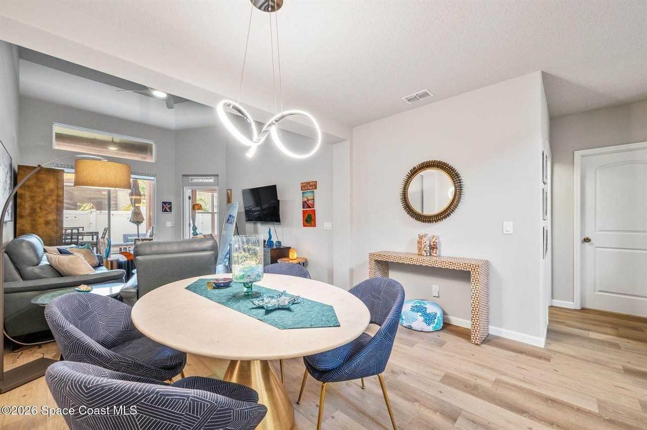 763 Simeon Dr - Photo 4 of 44