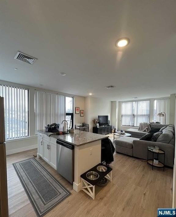 519 Livingston St - Photo 3 of 4