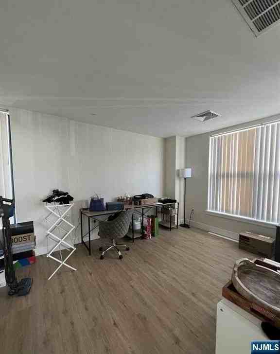 519 Livingston St - Photo 4 of 4