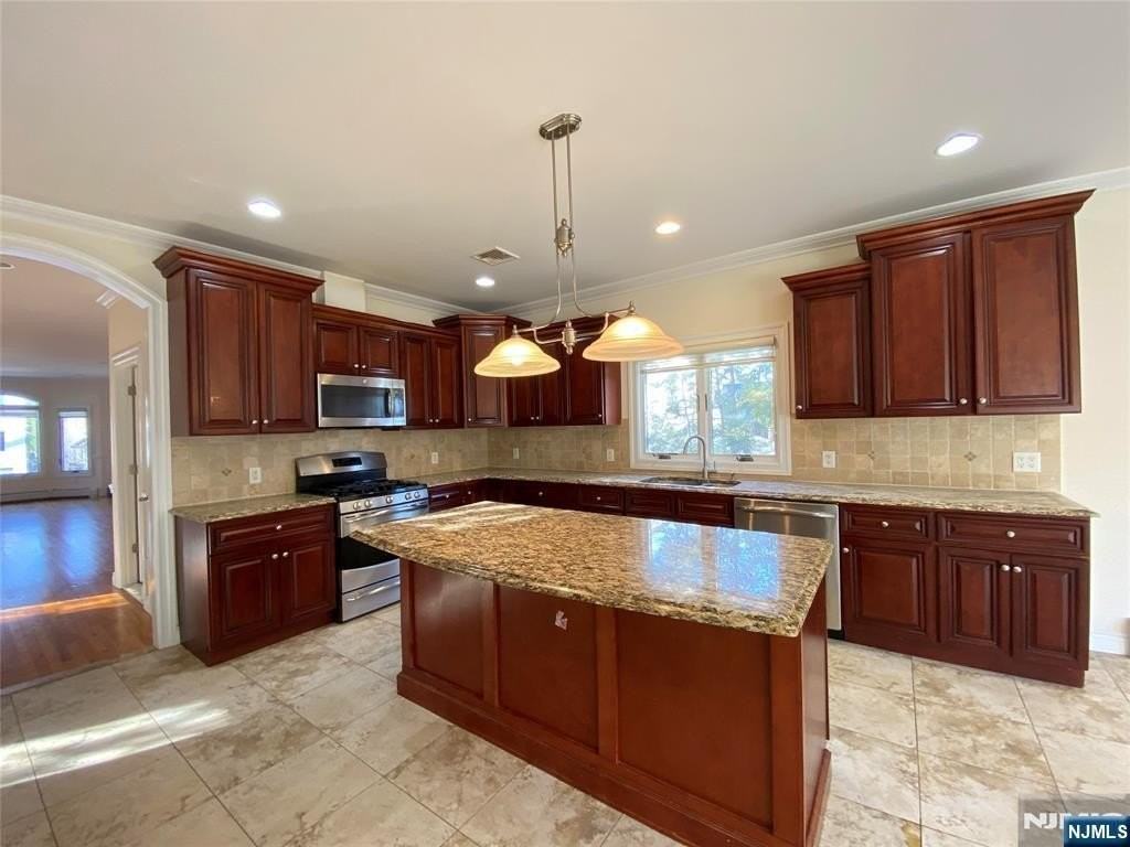 517A Lawn Ave - Photo 4 of 21