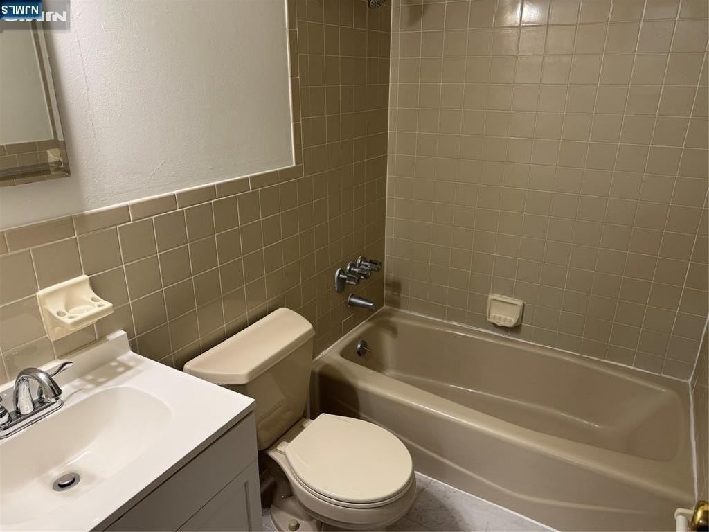 101 Bellgrove Dr Apt 1b - Photo 5 of 14