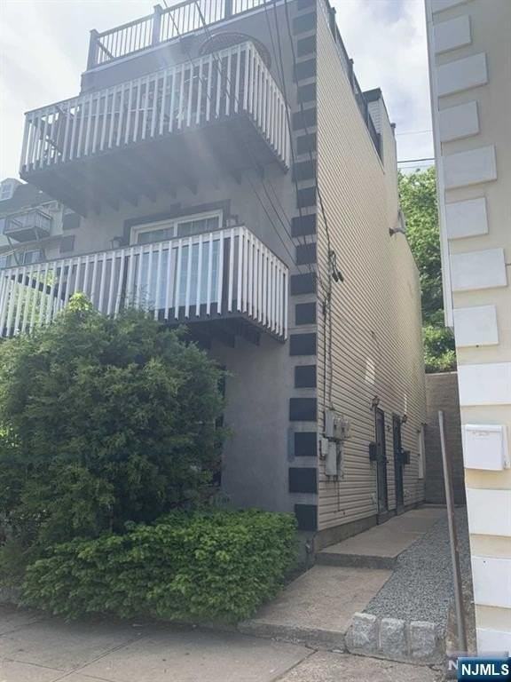 295 Park Ave Unit 1 - Photo 7 of 8