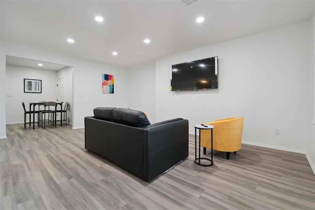 1200 Ne 17th St #A - Photo 4 of 50