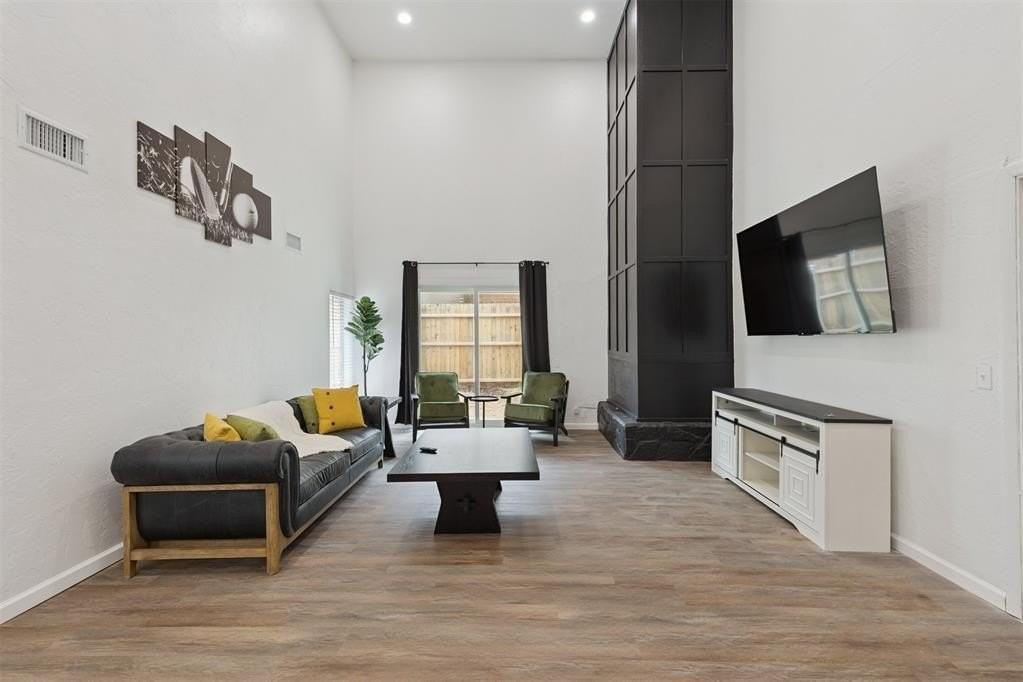 12508 Green Valley Dr - Photo 6 of 42