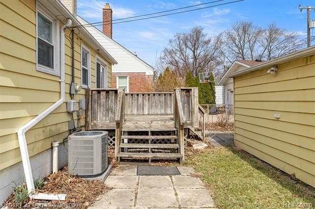 3081 Pardee Ave - Photo 5 of 22