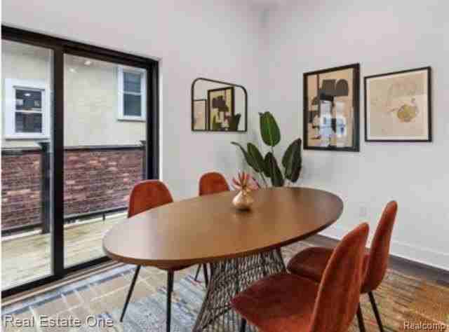 1547 Pallister St #11 - Photo 4 of 17