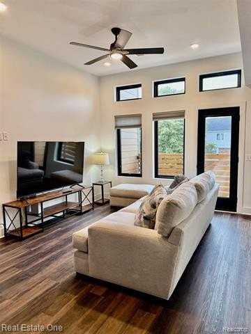 1547 Pallister St #11 - Photo 6 of 17