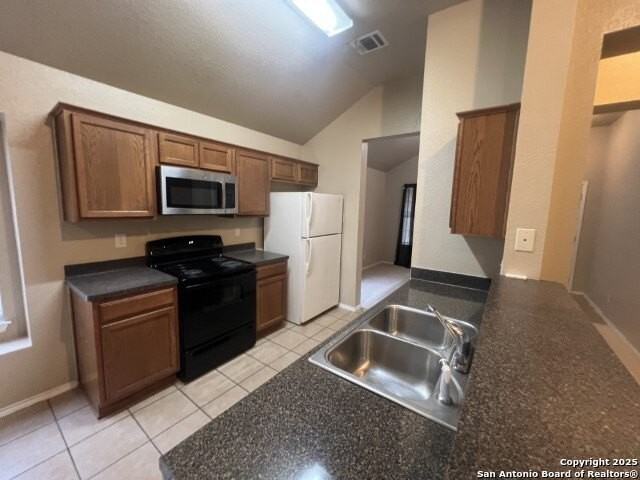 7018 Heathers Way - Photo 2 of 9