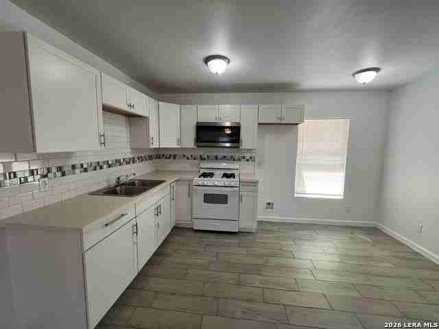 302 Kenmar Dr - Photo 3 of 9