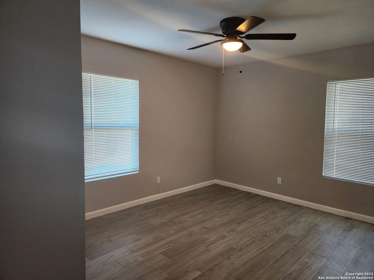 302 Kenmar Dr - Photo 4 of 9