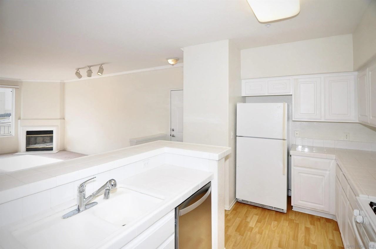 10840 Scripps Ranch Blvd Apt 206 - Photo 5 of 41