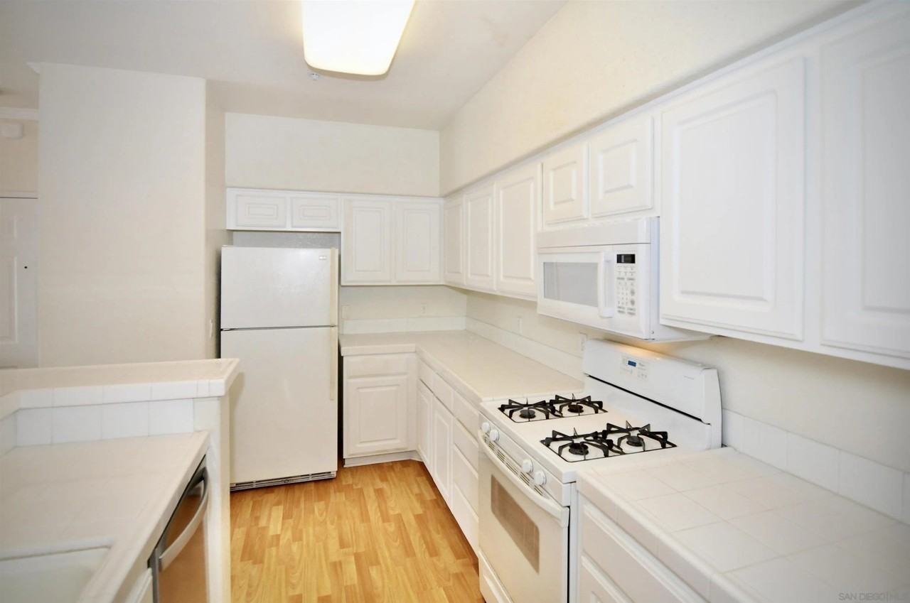 10840 Scripps Ranch Blvd Apt 206 - Photo 6 of 41