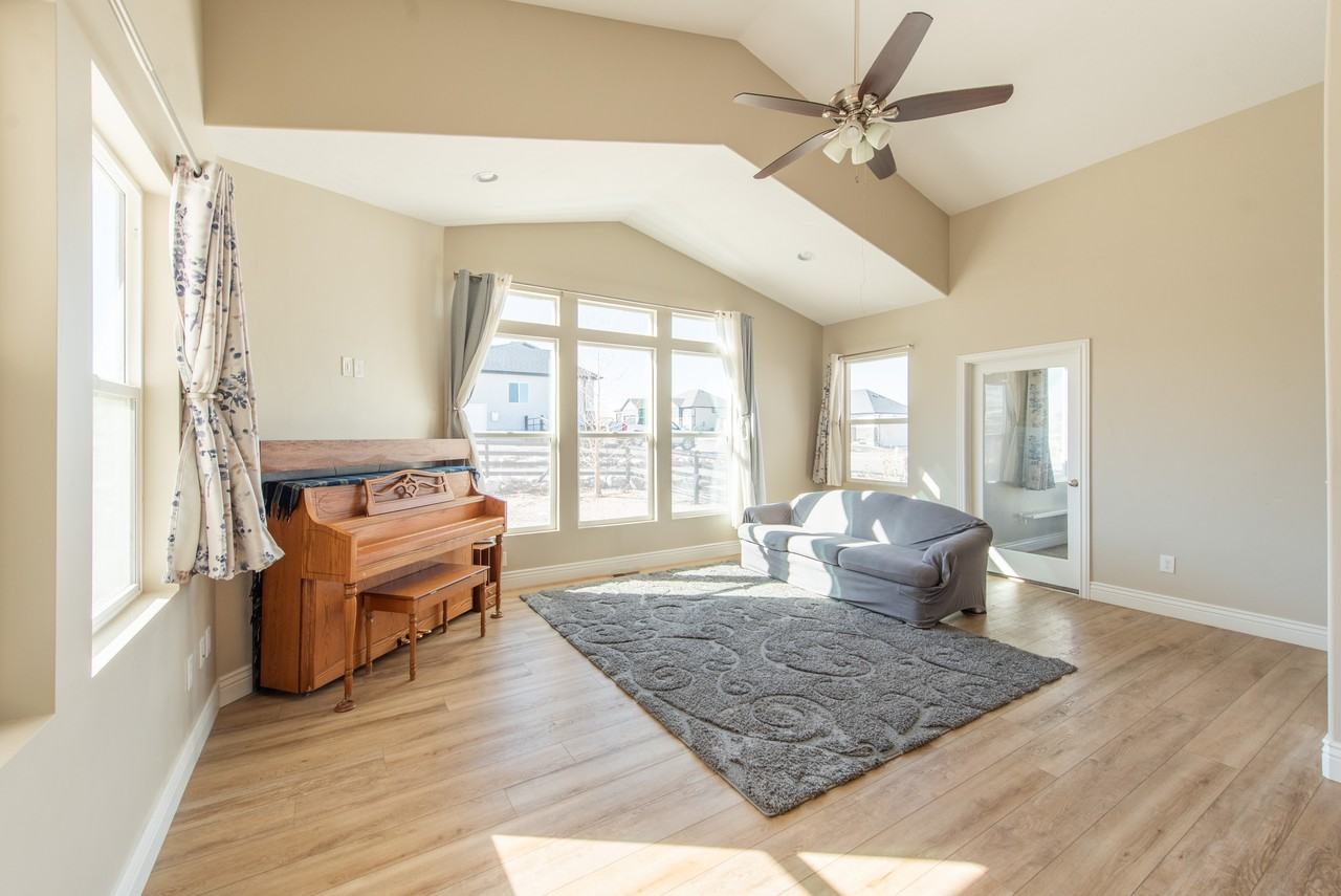 7118 N Blue Moon Dr - Photo 3 of 36