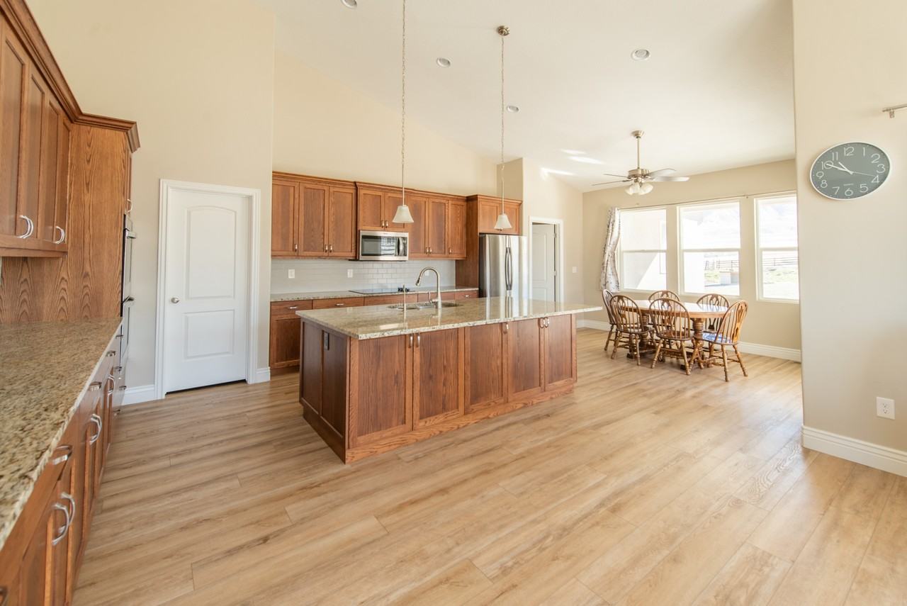 7118 N Blue Moon Dr - Photo 6 of 36