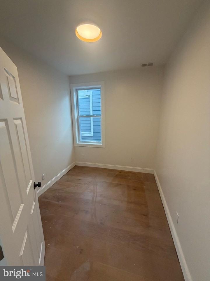 1224 Maryland Ave Ne Apt 3 - Photo 5 of 12