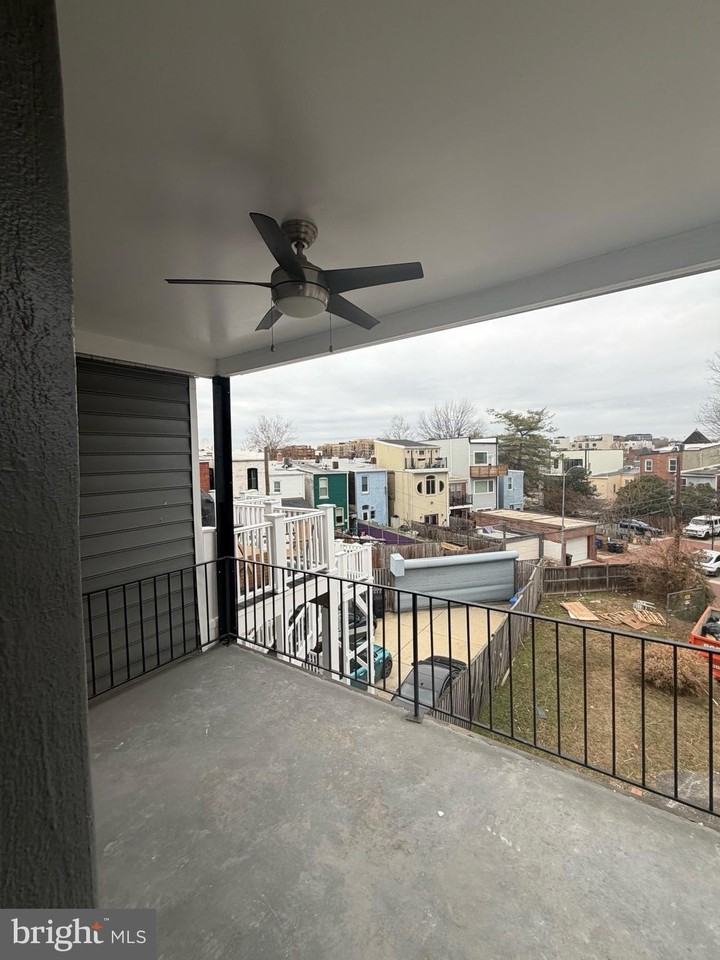 1224 Maryland Ave Ne Apt 3 - Photo 6 of 12