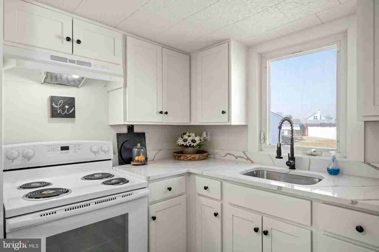 75 S Washington Dr - Photo 4 of 23