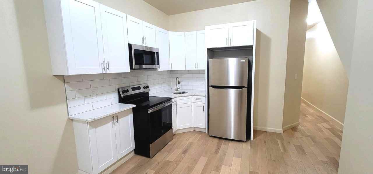 1219 W Silver St Unit 1 - Photo 4 of 15