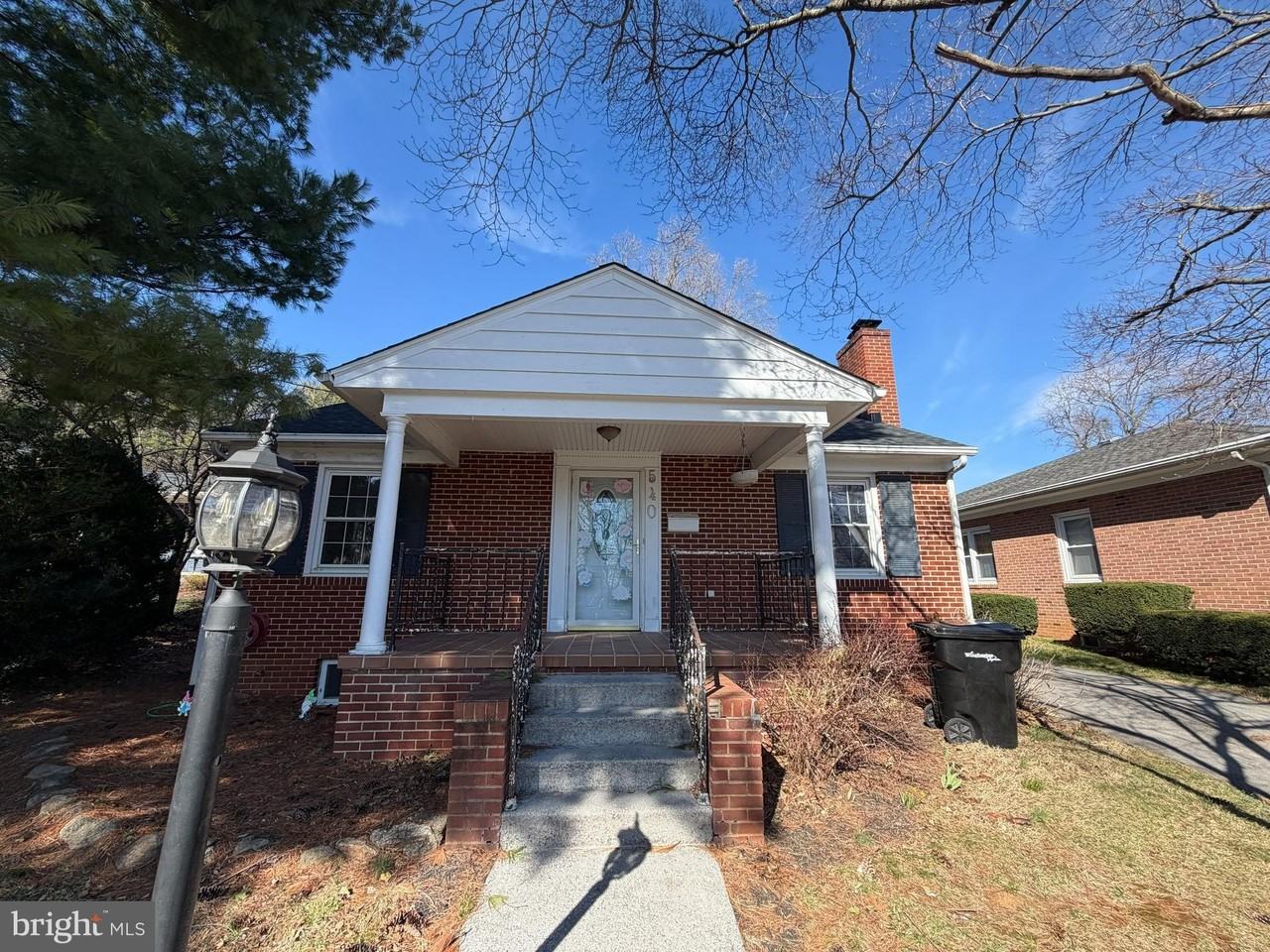 540 Bellview Ave - Photo 3 of 30