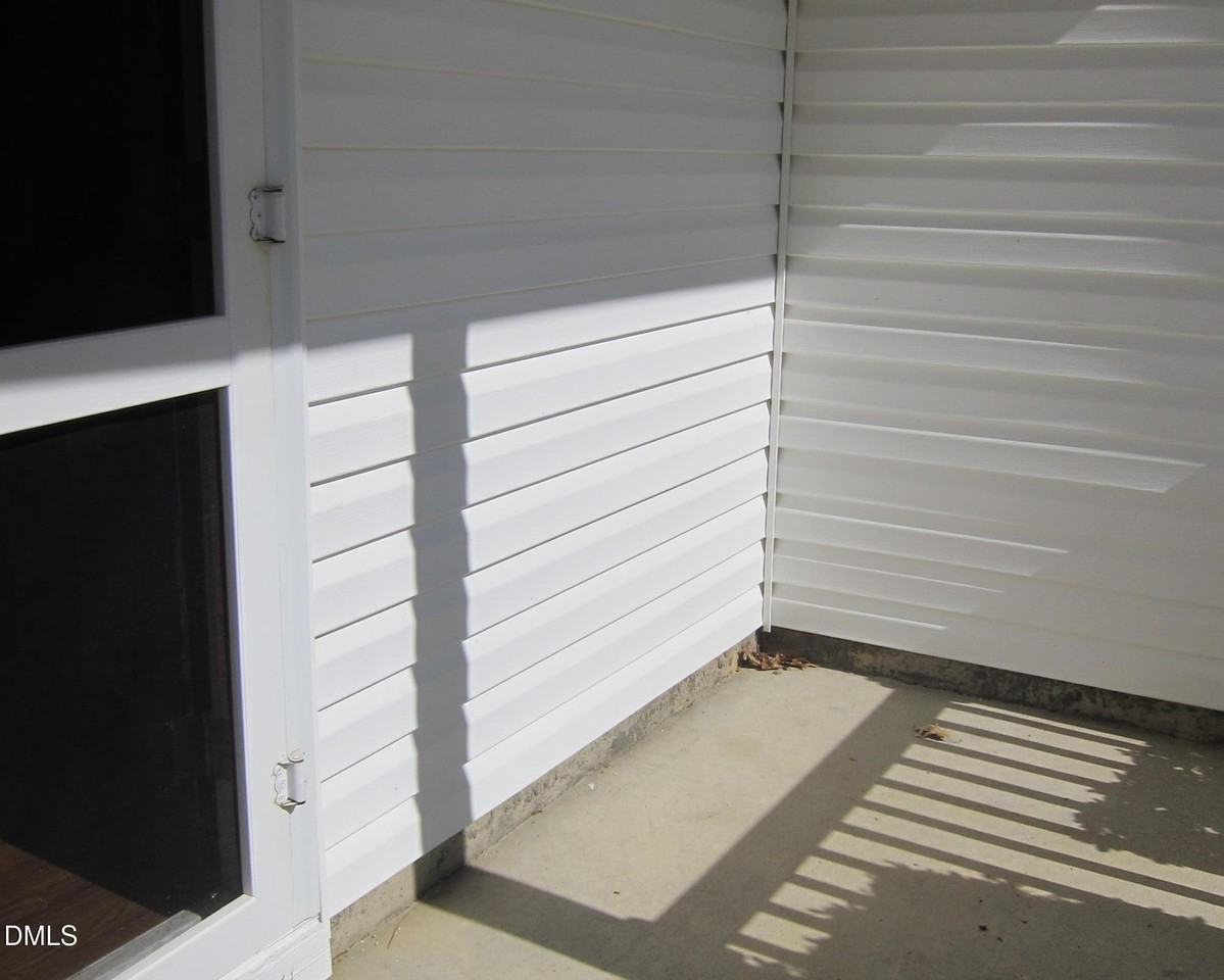 102 Checker Ct - Photo 3 of 11