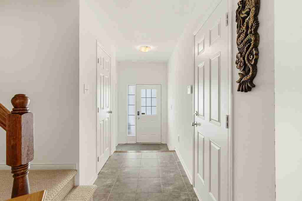 79 Chesapeake Crescent - Photo 2 of 38