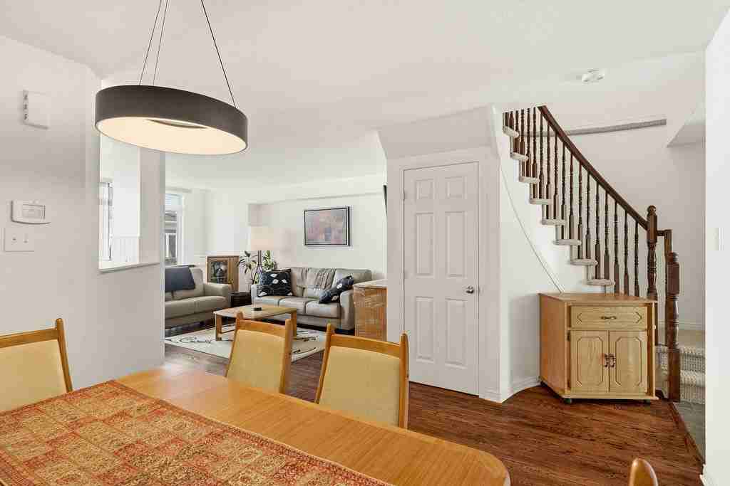 79 Chesapeake Crescent - Photo 7 of 38