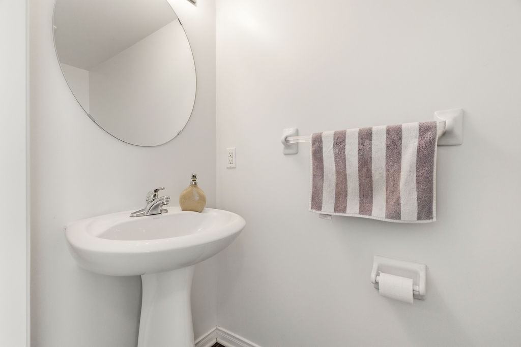 79 Chesapeake Crescent - Photo 3 of 38