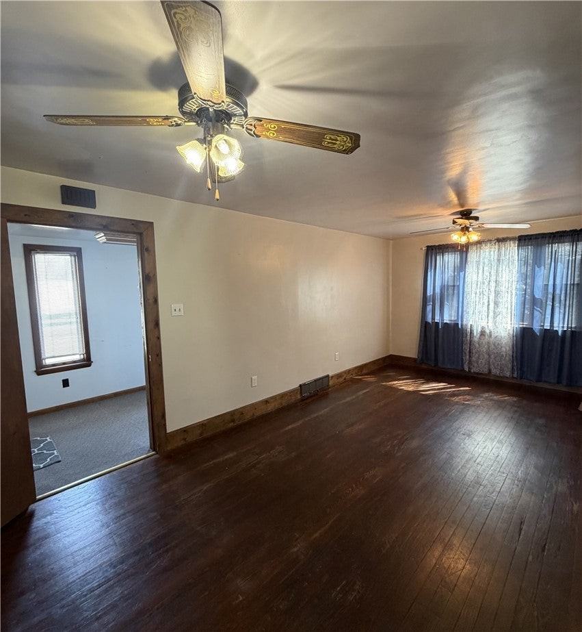 106 S Pike Rd - Photo 3 of 26