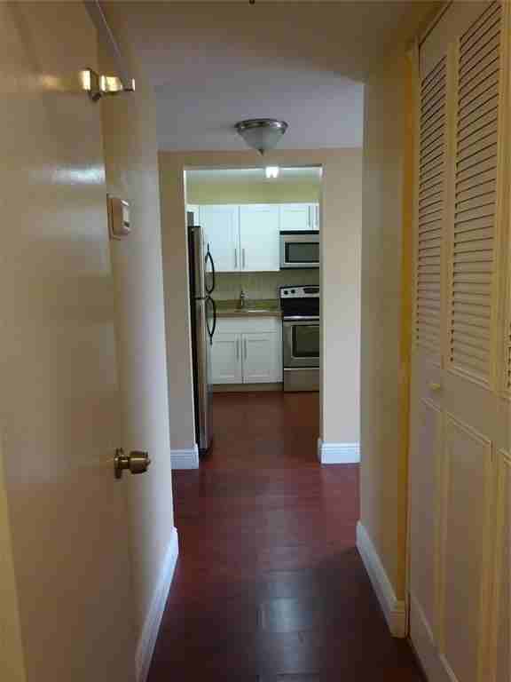 6050 Nw 64th Ave - Photo 4 of 17