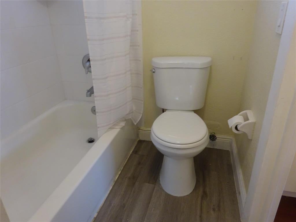 6050 Nw 64th Ave - Photo 7 of 17