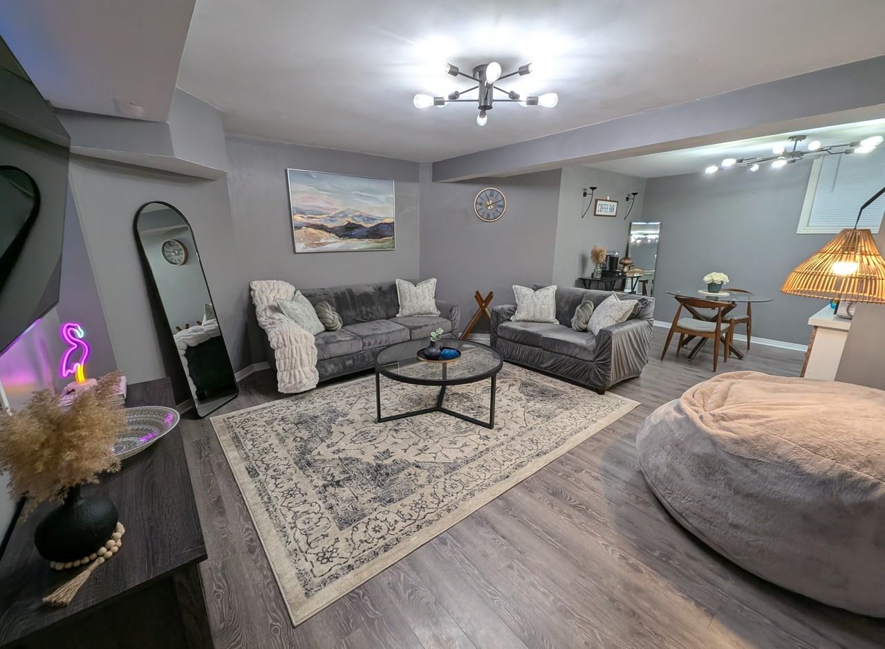 886 Grandview Street North - Photo 2 of 13