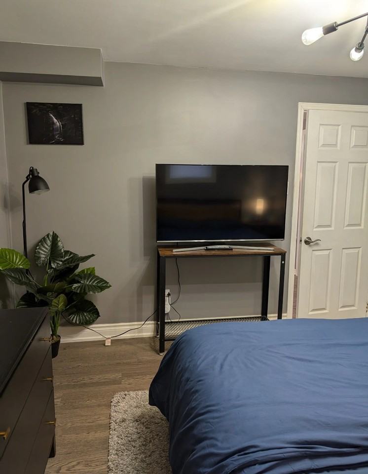 886 Grandview Street North - Photo 4 of 13