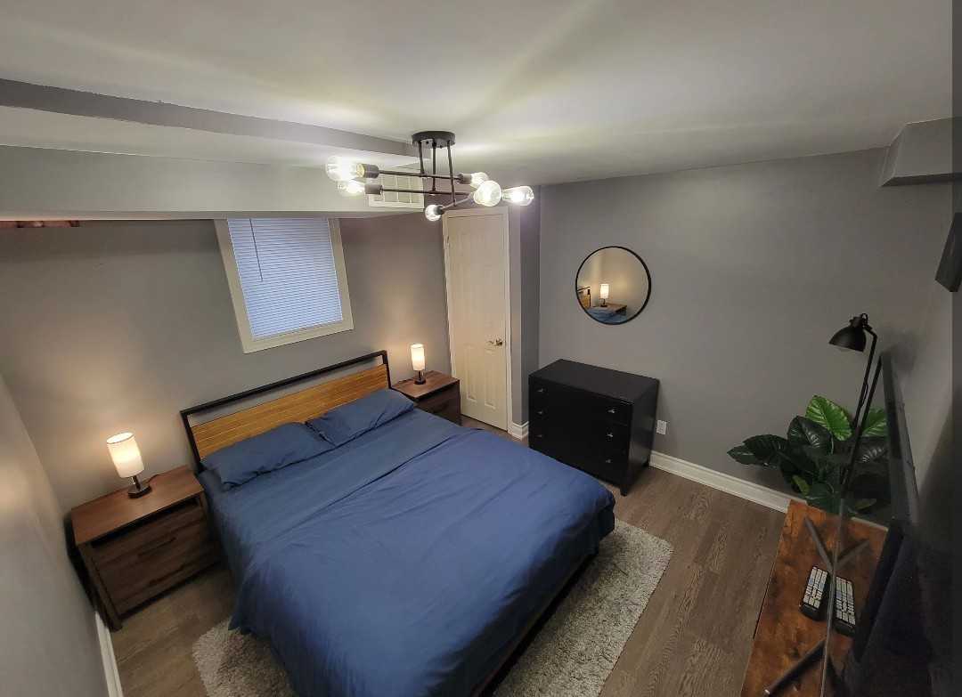 886 Grandview Street North - Photo 6 of 13