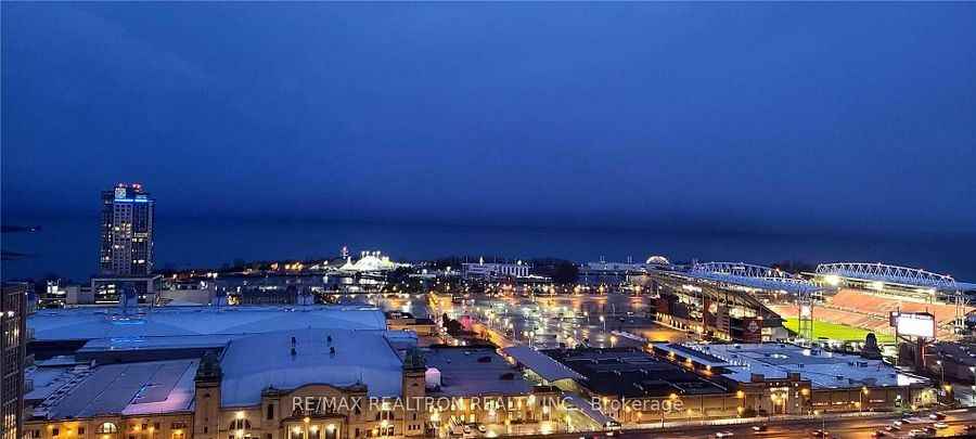 135 East Liberty Street #2211 - Photo 3 of 12