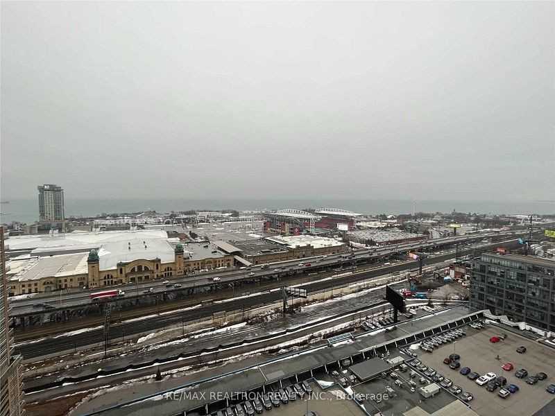 135 East Liberty Street #2211 - Photo 5 of 12