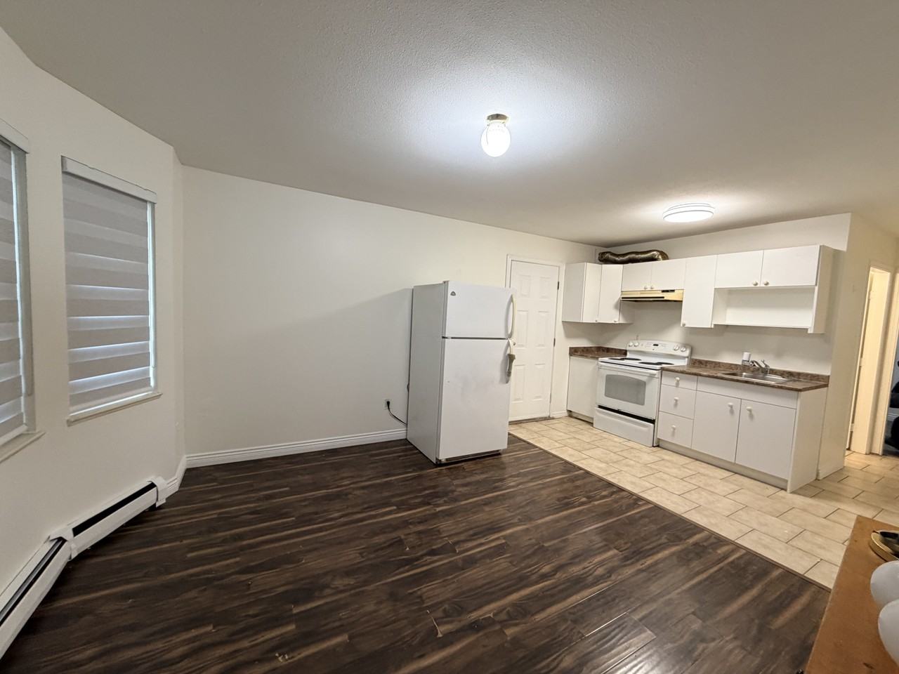 14382 88 Avenue - Photo 3 of 10